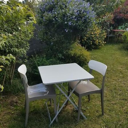 Petit Logement Sur Jardin Apartment Saint-Herblain Bagian luar foto