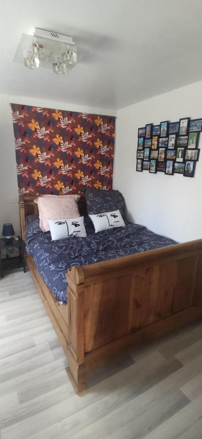 Petit Logement Sur Jardin Apartment Saint-Herblain Bagian luar foto