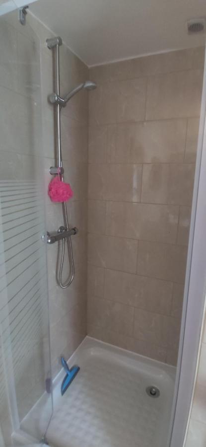 Petit Logement Sur Jardin Apartment Saint-Herblain Bagian luar foto
