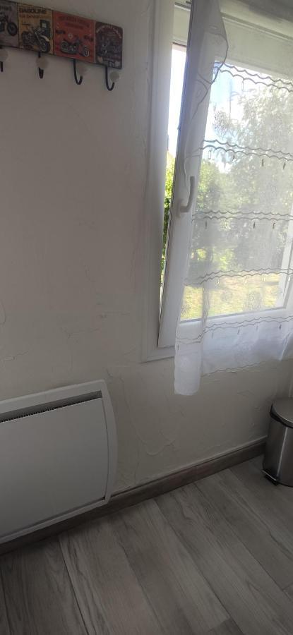 Petit Logement Sur Jardin Apartment Saint-Herblain Bagian luar foto